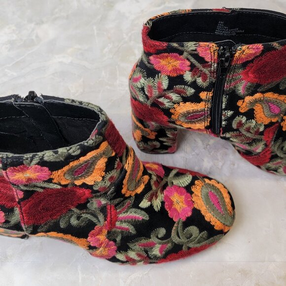 MIA Vail Floral and Paisley Embroidered Black Ankle Boots size 8M - Picture 4 of 12